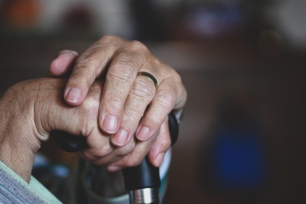 de quelles aides puis je beneficier en cas de maintien domicile